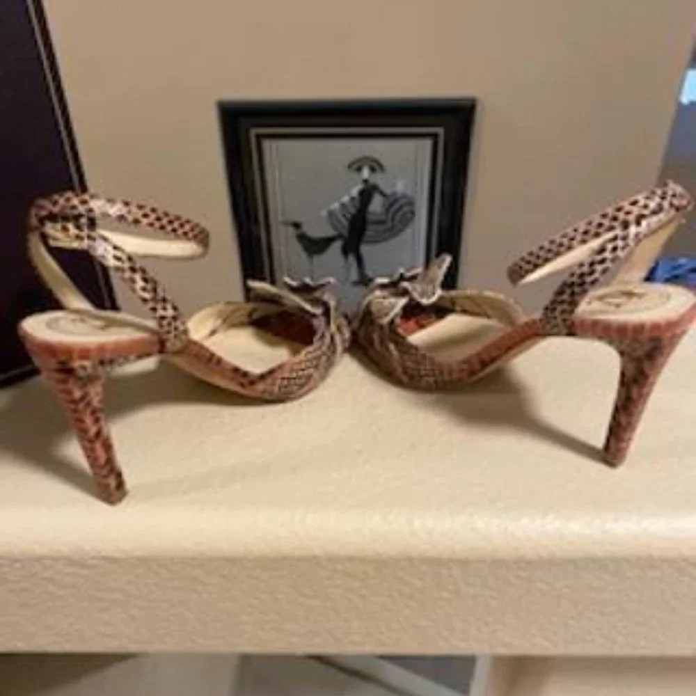 Vince Camuto Signature VI-BETTIE Heels - Picture 5 of 9
